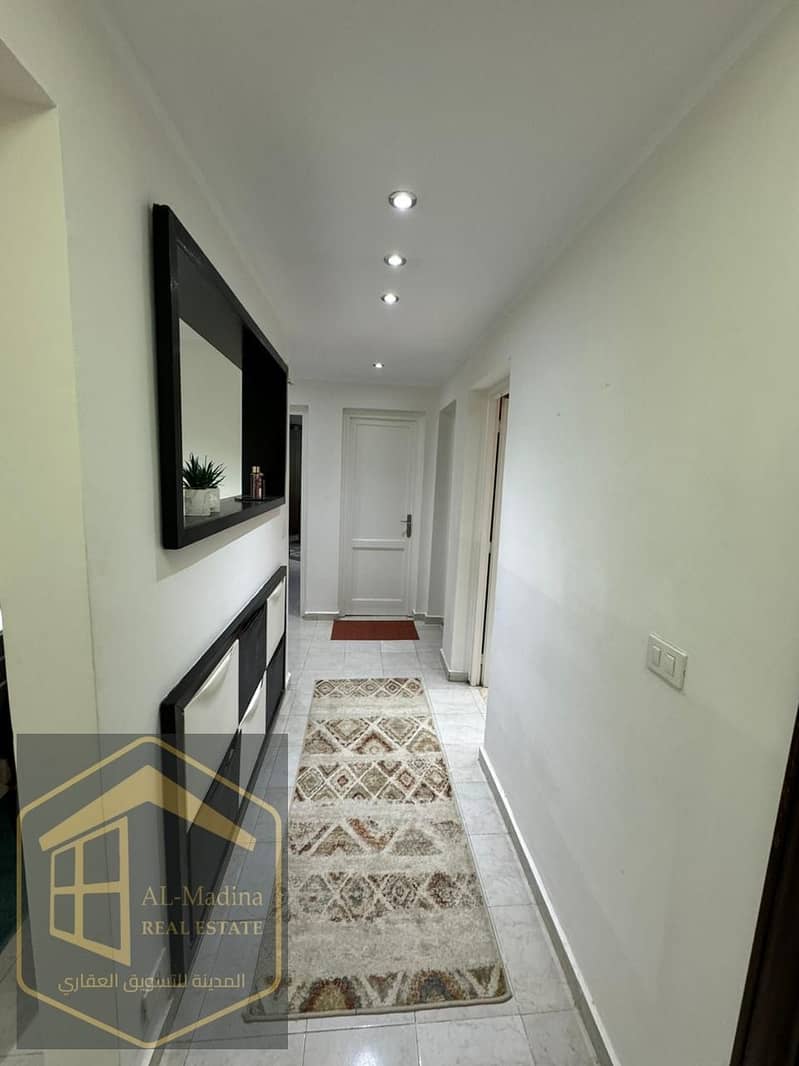 4 4d8411bf-925b-4f7b-a582-53c64160da8f. jpeg