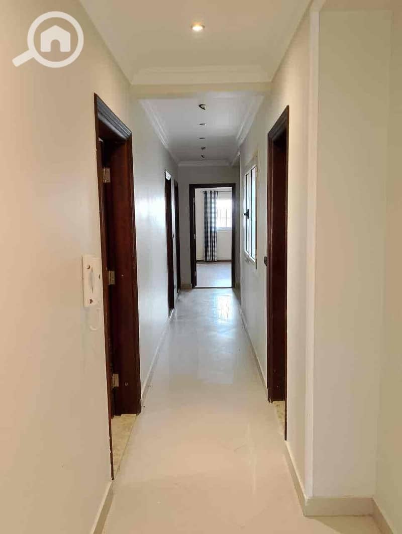 9 dede73a0-fad4-4e4b-be96-fa703a9741af. jpg