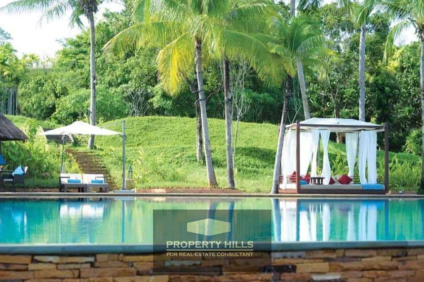 2 Swimming Pool in Mountain view Chillout Park. jpg