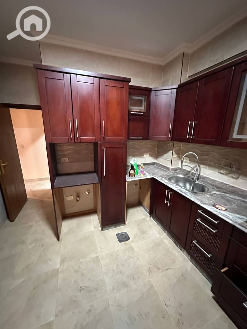 7 5693280d-ae44-47b2-b869-8e2760ae6717. jpeg