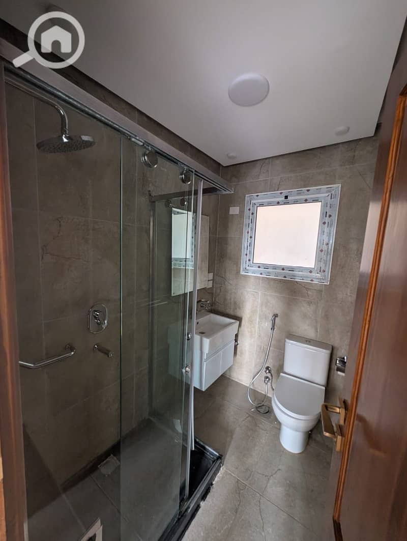 8 c8de3701-252d-4afd-b118-93505ed34df4. jpeg