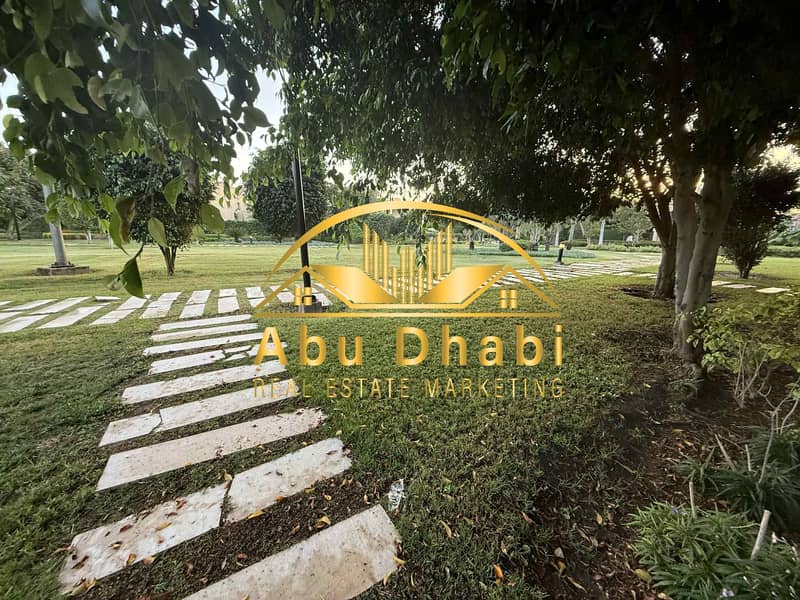 11 c9f730ab-b21e-421f-8364-dea0528e2272. jpg