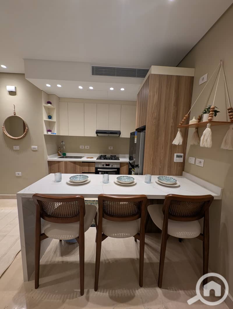 5 819e2da0-c7a2-4c6d-b244-d1028ee8e557. jpeg