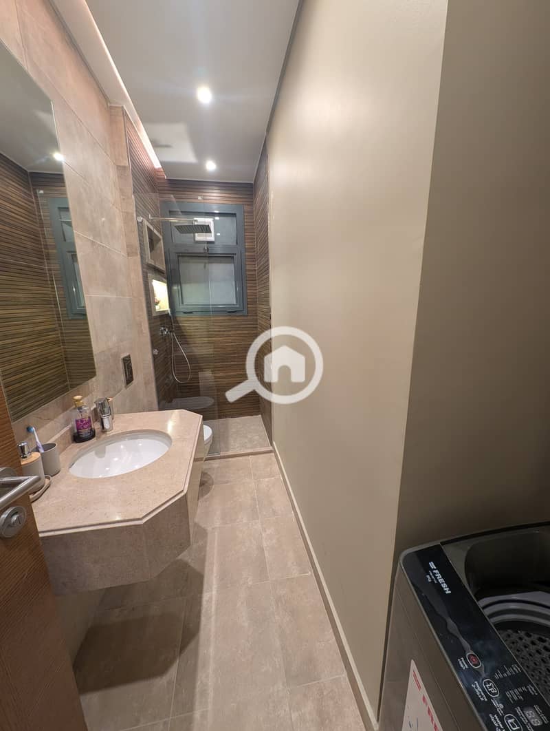 11 b141a310-e9ee-4781-8557-684c240ca579. jpeg