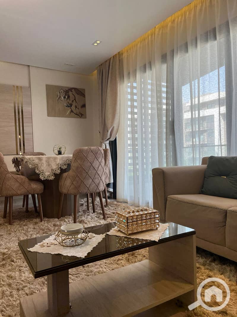 4 e85fd926-3916-447a-af74-754a4a2908c9. jpg