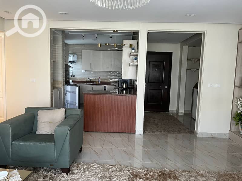 10 fe9a00c5-83e4-49dd-83f4-6f3fa76c8a31. jpg