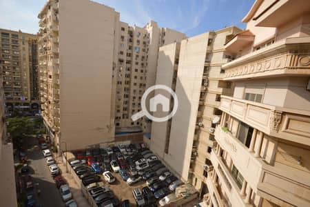 فلیٹ 3 غرف نوم للبيع في سموحة، الإسكندرية - 7-. jpg