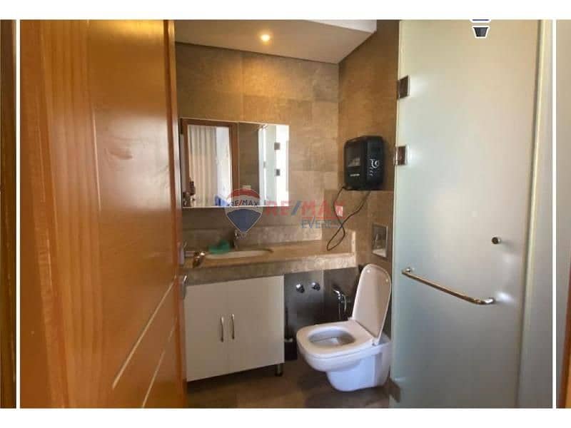 12 9501fbb6-9902-4aa2-af58-cb1720cd2af8. jpg