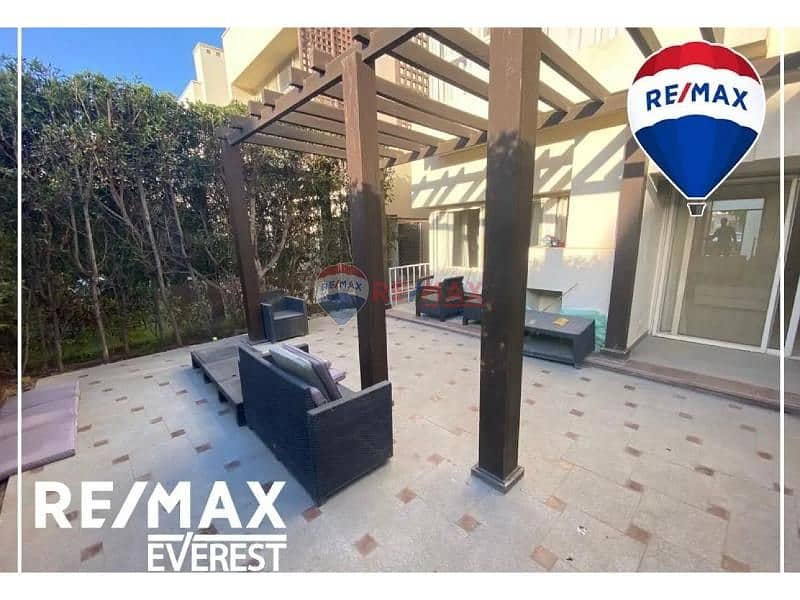 3 8257528-3857do. jpg