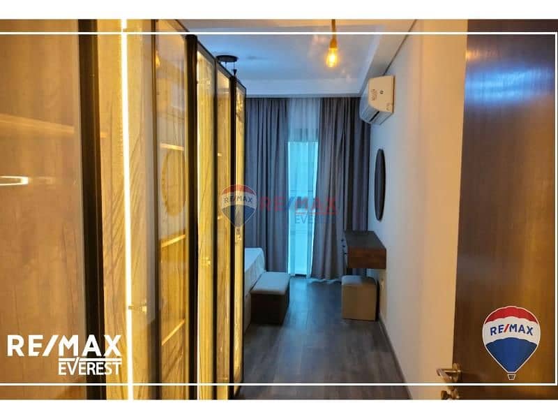 5 c50102ef-d488-422a-b6a6-21a4932e6e11. jpg