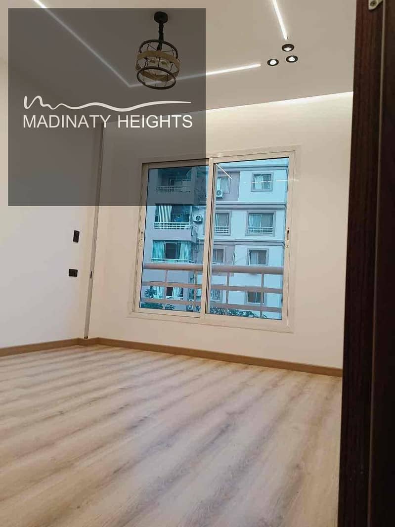 10 85af9437-cd96-4f4f-b9f3-54d3802491bc. jpg