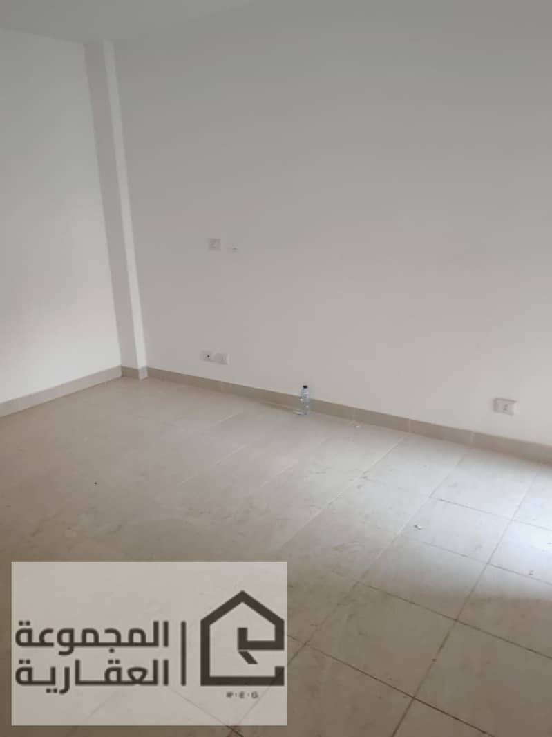 10 86d870e7-5d4c-428f-ac3c-a6ab7c013f1d. jpg