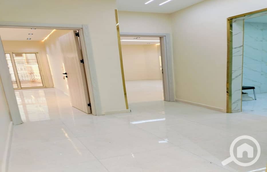 9 WhatsApp Image 2025-11-15 at 10.58. 48 AM_1400x900. jpg