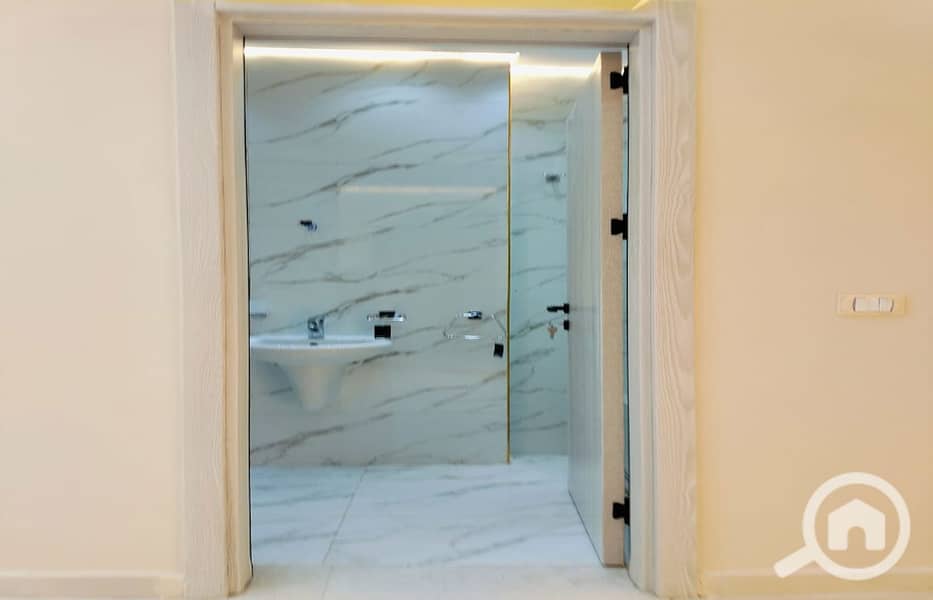 14 WhatsApp Image 2025-11-15 at 10.58. 51 AM_1400x900. jpg