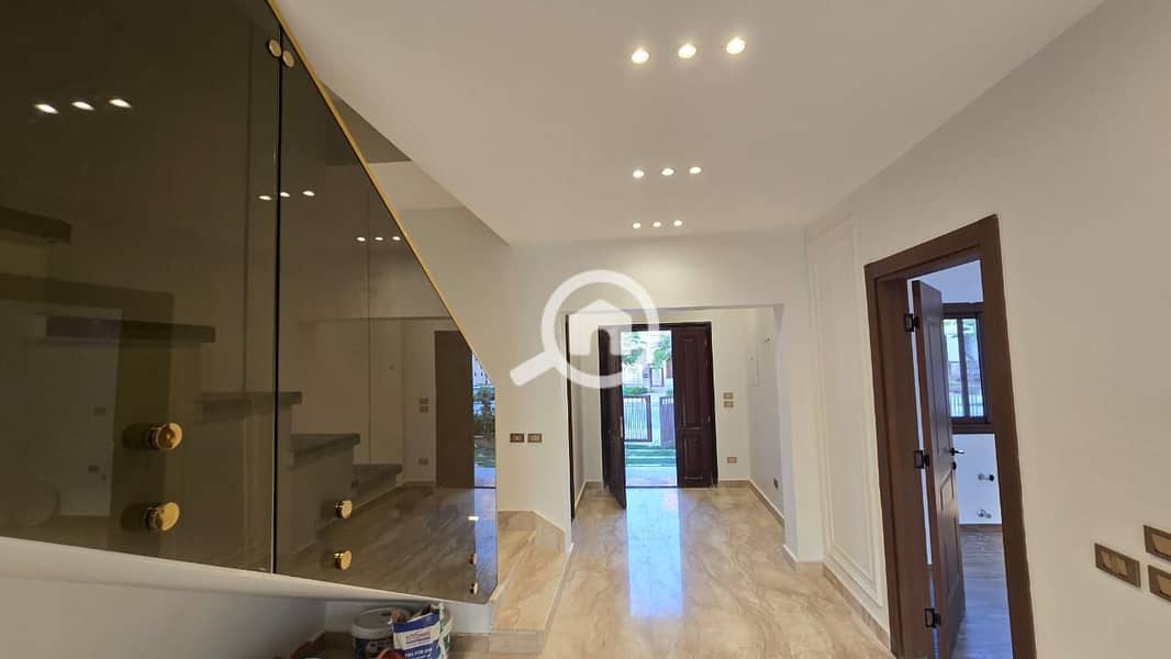 24 dc628b8a-0d30-429e-8d3b-7ef9ebcbee31. jpeg