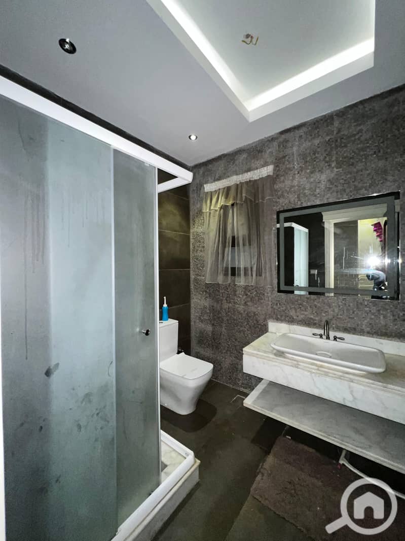 8 motion_photo_9047783726529881296. jpg