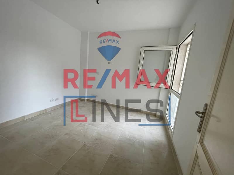 4 9795a06f-b7d3-436c-b769-db0c4c217827. jpg