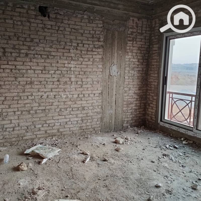 14 f40b97ec-7d99-4636-99eb-6e84bc804710. jpg