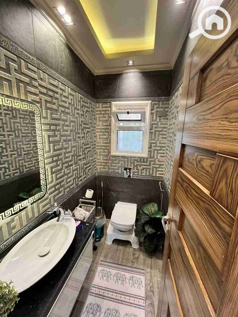 6 FB_IMG_1758983877750. jpg