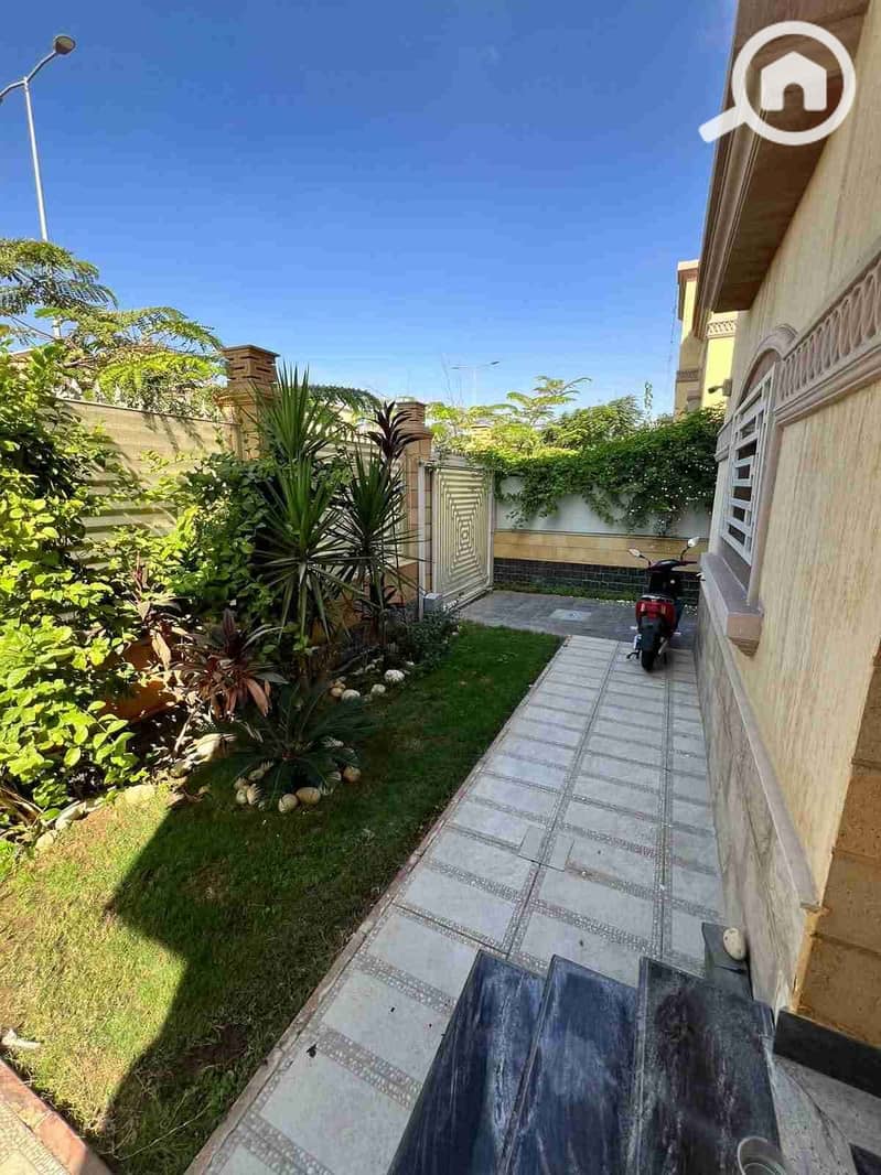 11 FB_IMG_1758983881167. jpg