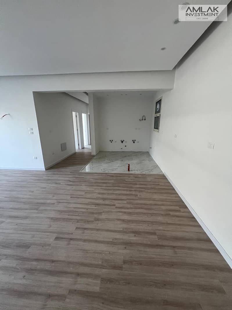 4 4f740cee-06a0-4b46-8961-0701f7a1cd46. jpeg