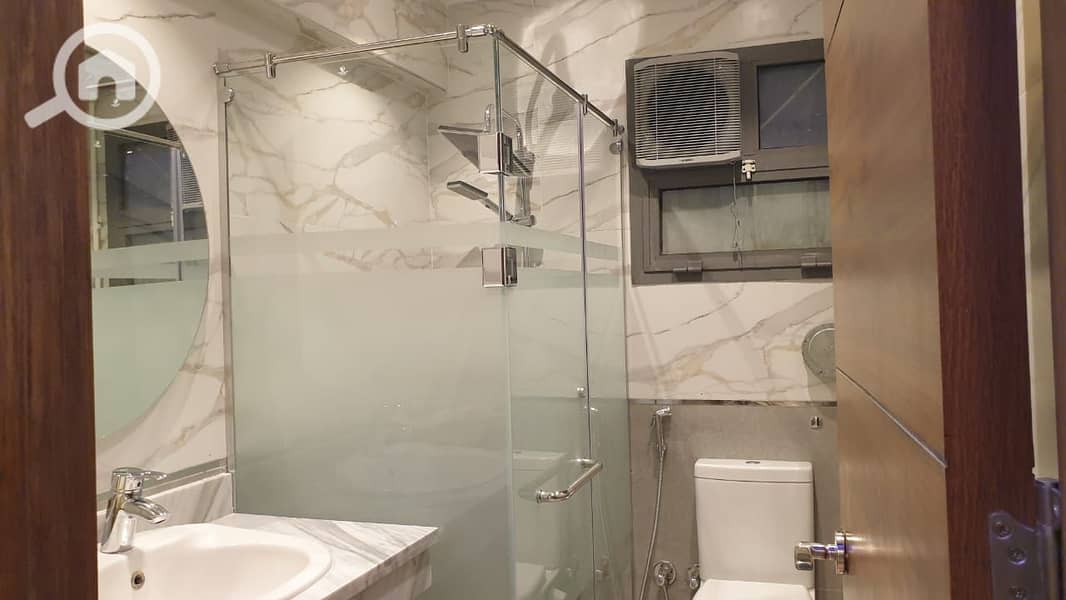 4 816f5af8-1e17-4bfb-bec5-d24a53f7d8da. jpg