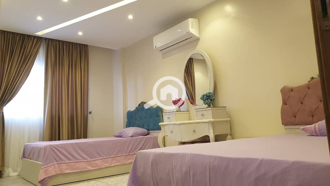 13 dae4ee63-80fe-4042-a031-2a9b2f3d8a75. jpg