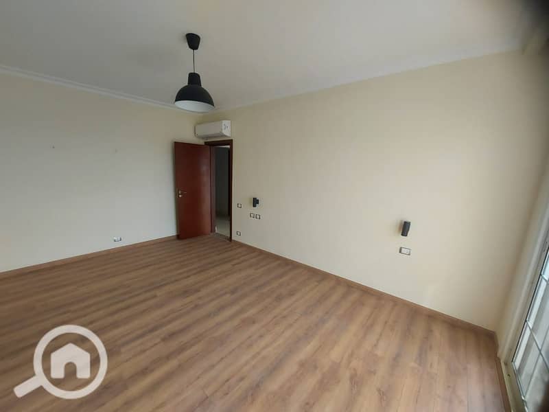 4 08365abe-4fac-41ee-8a84-fdd2400eb24a. jpg