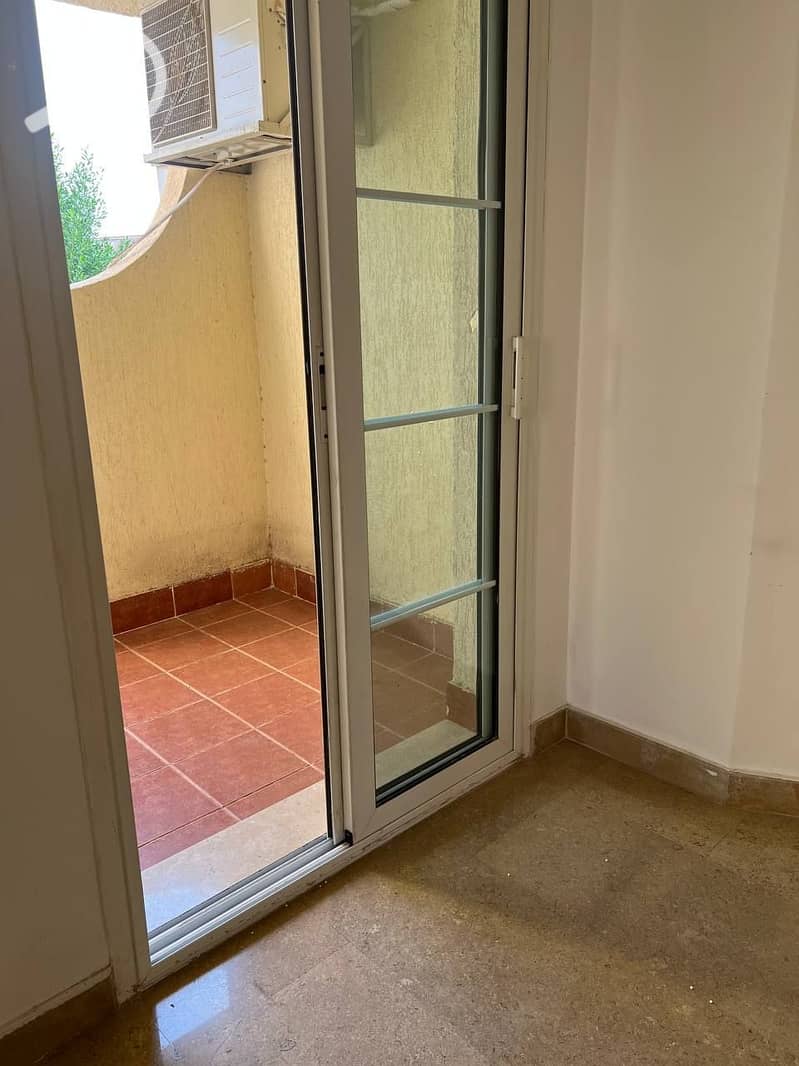 8 30c1a2ec-ccb6-478f-8747-1dd81dbb696b. jpg