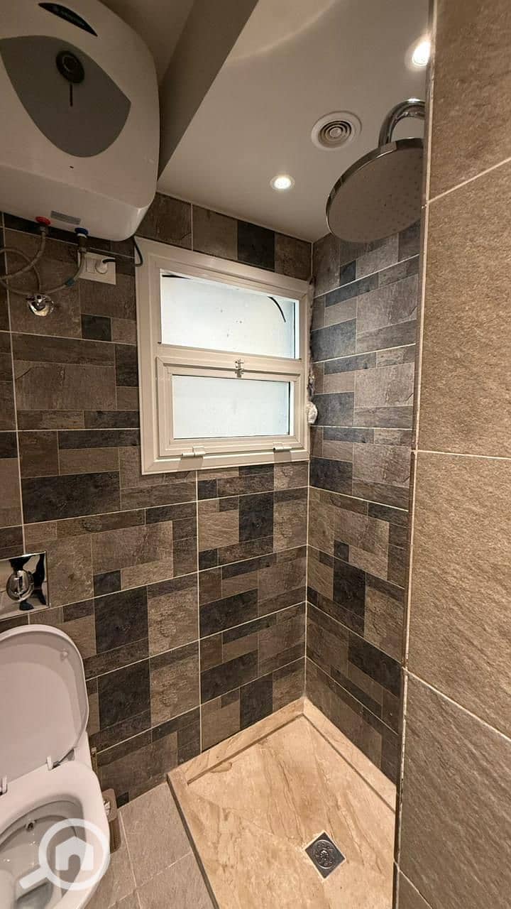 14 e89b9ddd-a661-4aa8-b592-3b18f43c944e. jpg