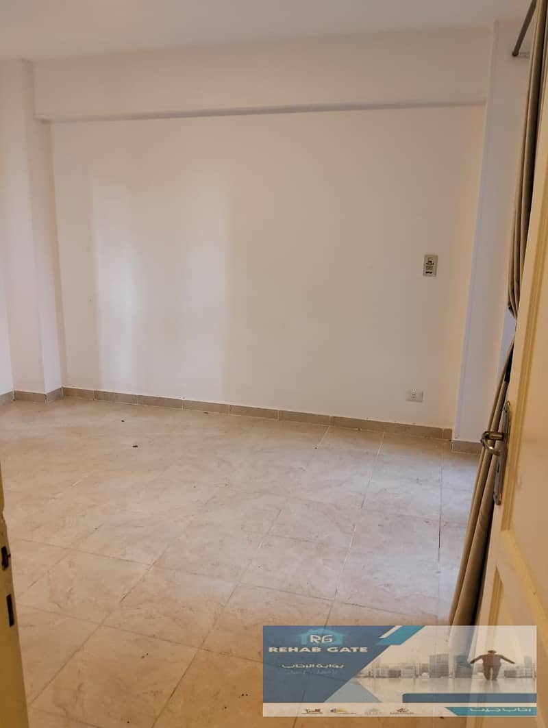 15 208e8c2c-8bf5-433a-865d-aa9afa883f84. jpg