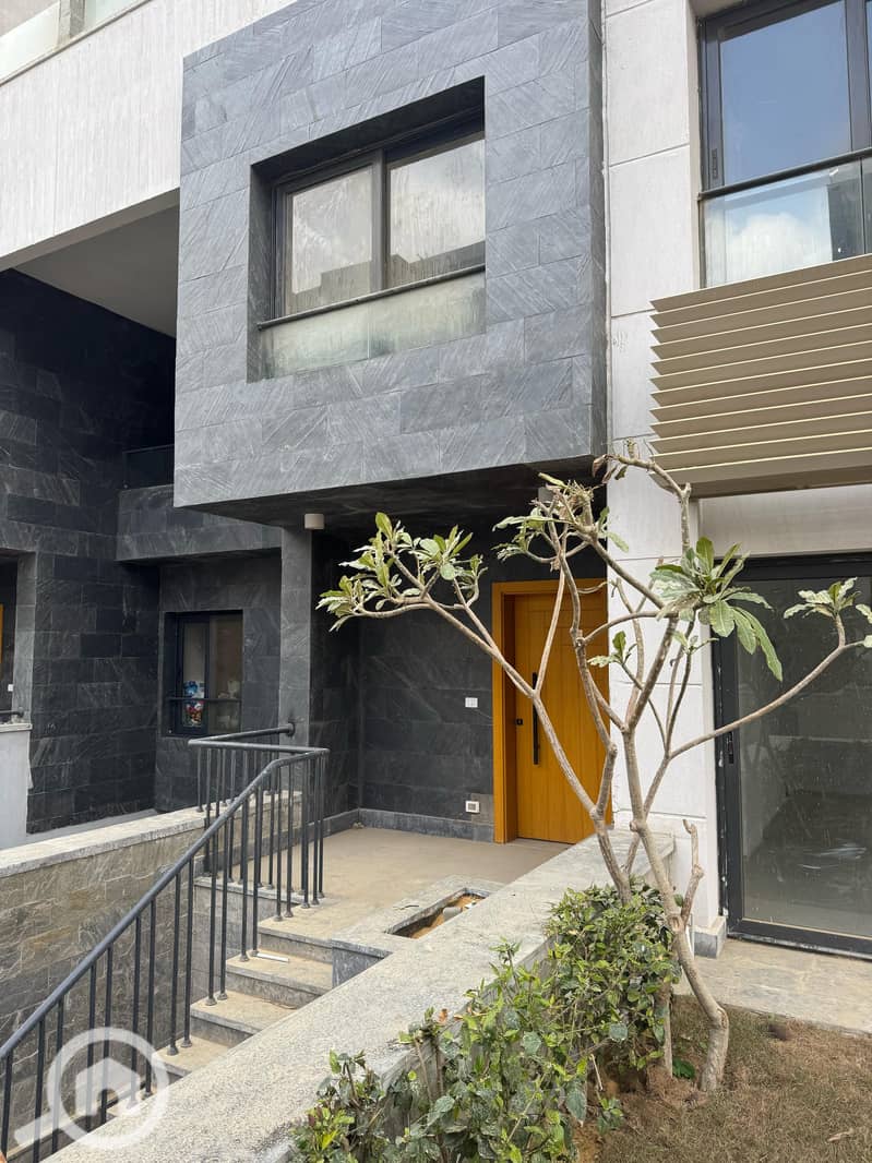 8 3ea51d09-7127-44be-a4af-8f187a84c138. jpg