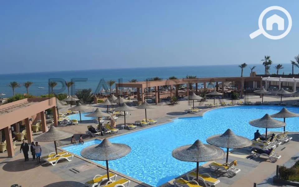 2 5054981-bella-romance-K6YKUosD1p. jpg