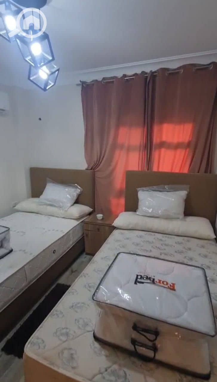 9 811d9562-9477-49f9-9d3a-7216a8e8ad57. jpg