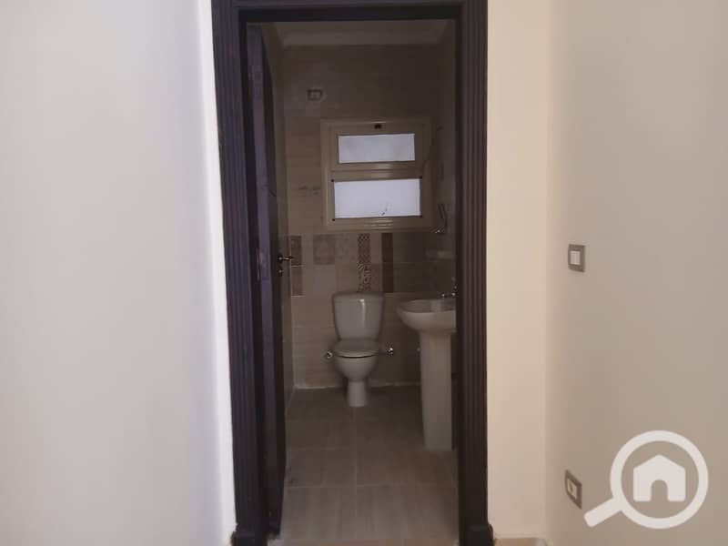 6 WhatsApp Image 2025-04-12 at 15.39. 32_db1bf21d. jpg