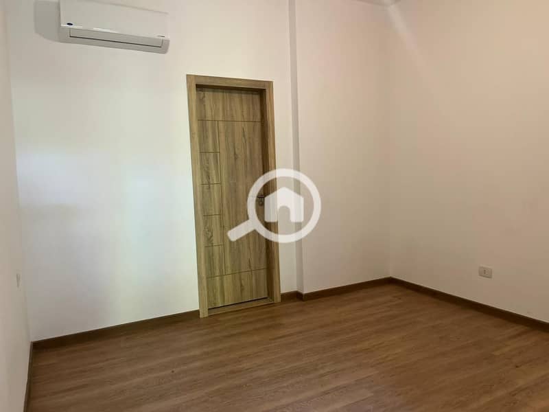 4 WhatsApp Image 2025-11-15 at 1.45. 24 PM (2). jpeg