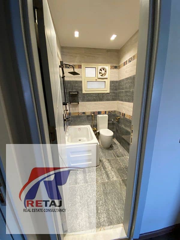 10 9d5d1204-24c7-4345-ab16-72b0db8d7642. jpg