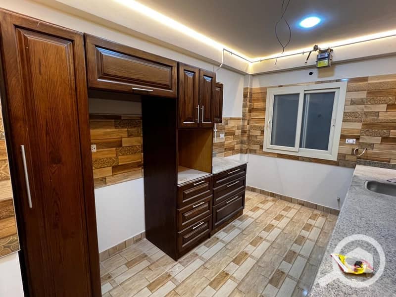 2 472eae88-d4f0-459f-8eec-2a2d8db4dbc6. jpg