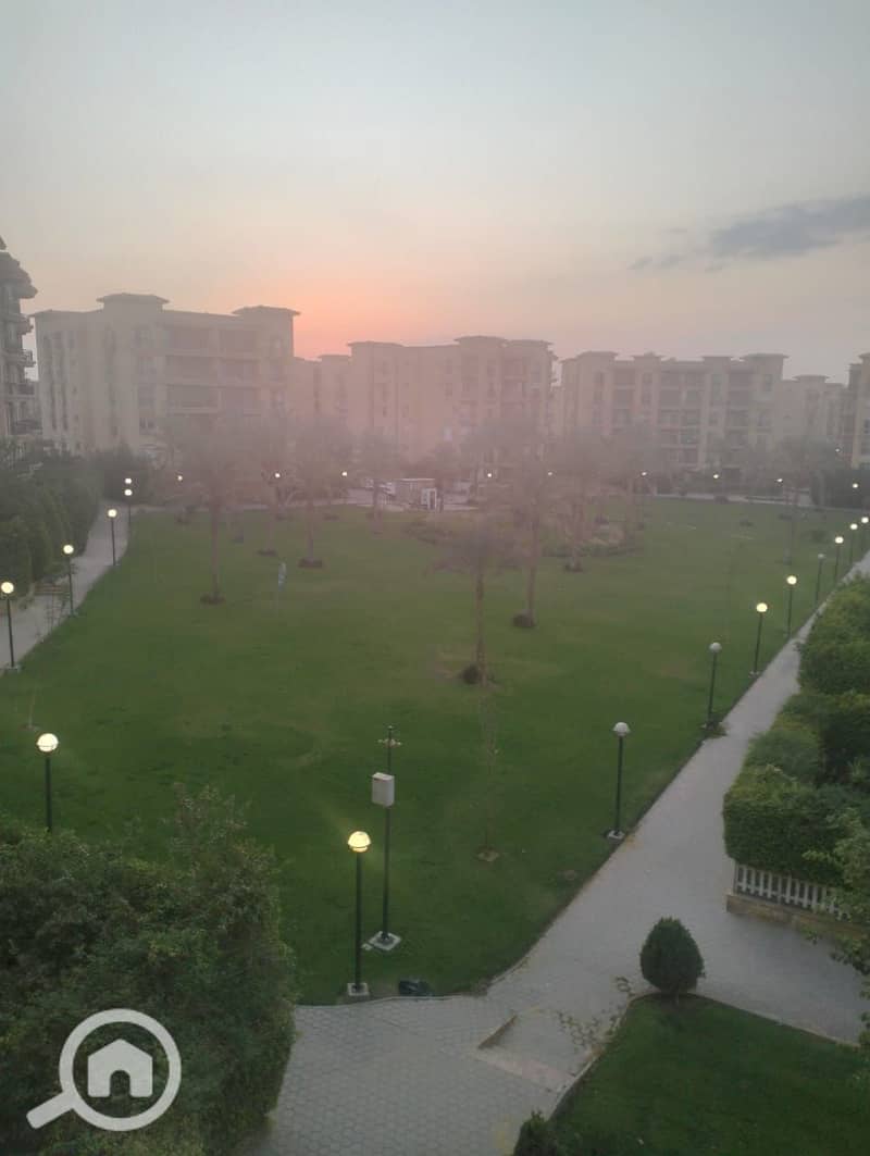 8 23163ff1-5773-4b9f-a9d1-46c19dece5a5. jpg