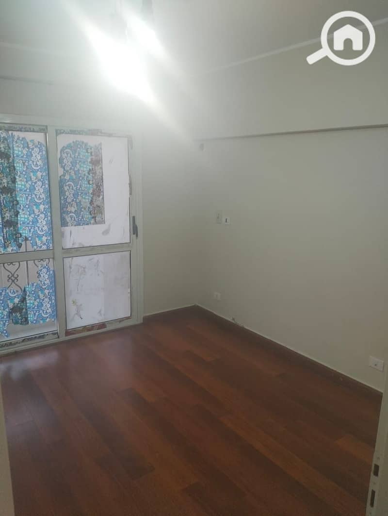 11 6a530273-eeb8-4e26-8192-c89e65233595. jpg