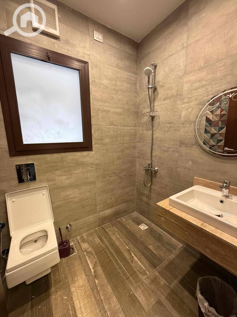 15 5778e248-b6bb-4b14-b4f7-592a9c7b1943. jpg