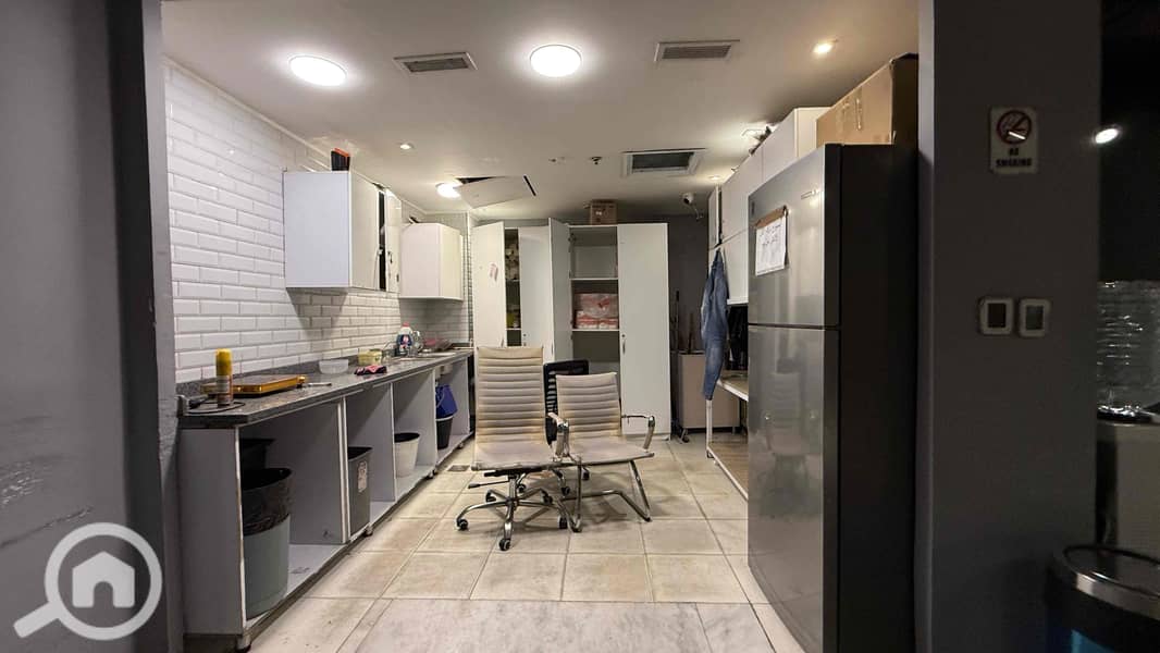 5 8103411c-9bd2-44f9-9d2d-d2238a391cb5. jpg