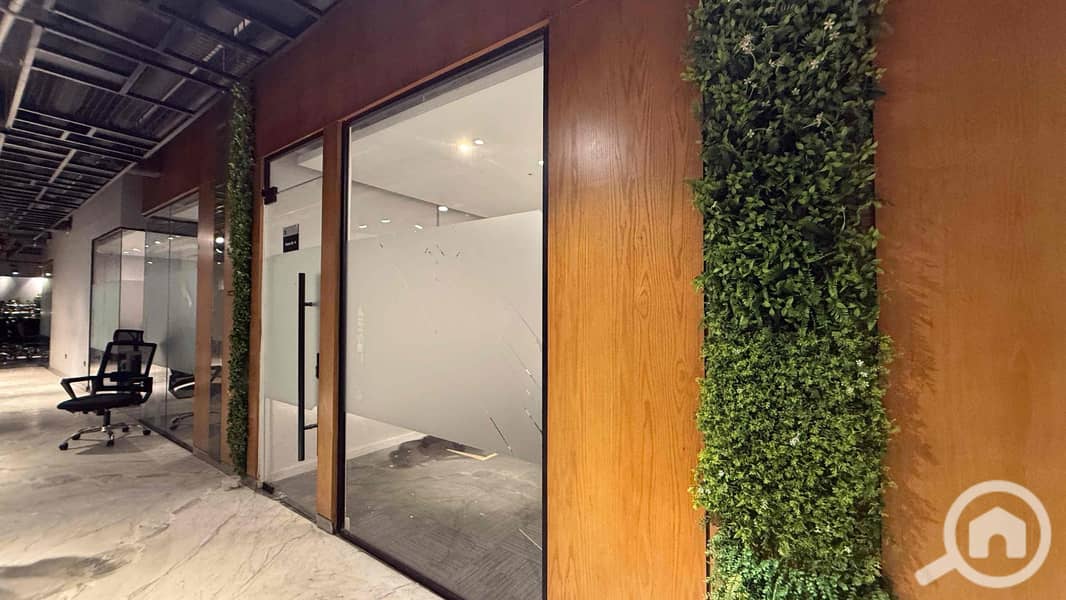 6 b987a03d-49ef-4db0-921f-f27eb6f9a938. jpg