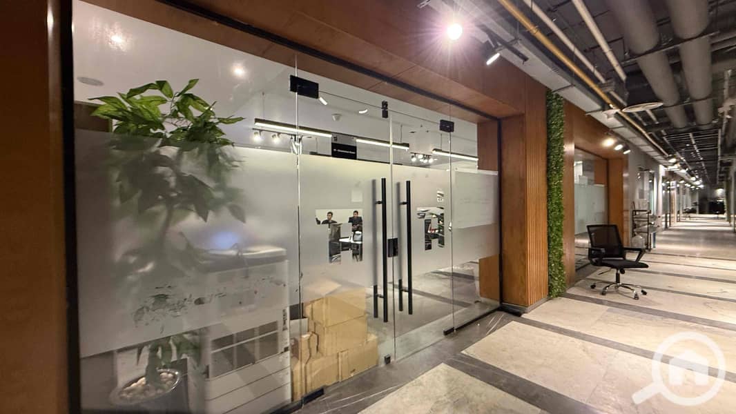 11 0a081d22-b10b-40af-93a9-b20eb9723906. jpg