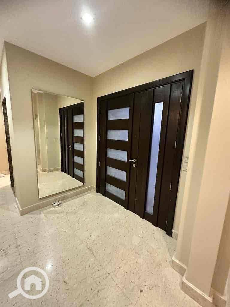 13 992e47f3-a51c-4567-82b9-5f9f2ad4cac6. jpg