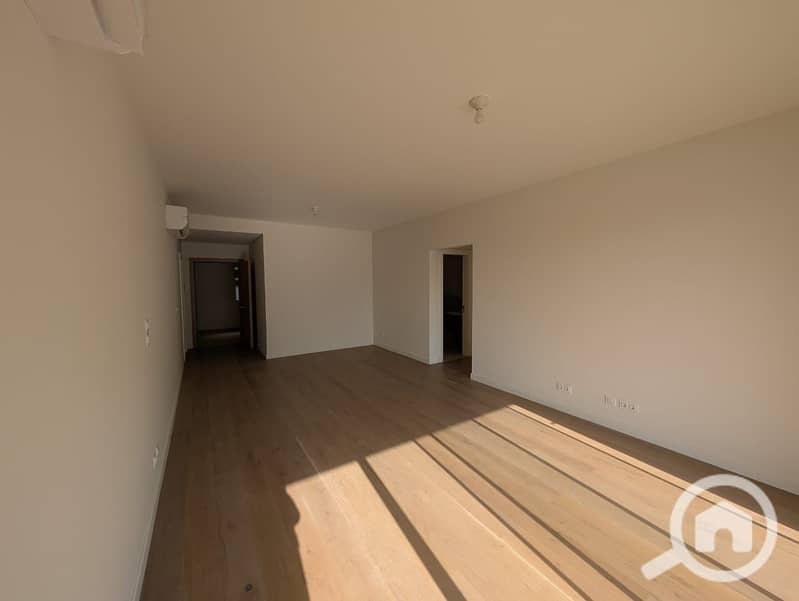 8 4fd71160-dad2-44ab-9f08-87a393f41b8b. jpg