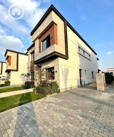 5 Bedroom Twin House for Sale in New Cairo, Cairo - 574564870_812836905002047_2048169974515420961_n. jpg 5 Bedroom Twin House for Sale in New Cairo, Cairo - 574564870_812836905002047_2048169974515420961_n. jpg