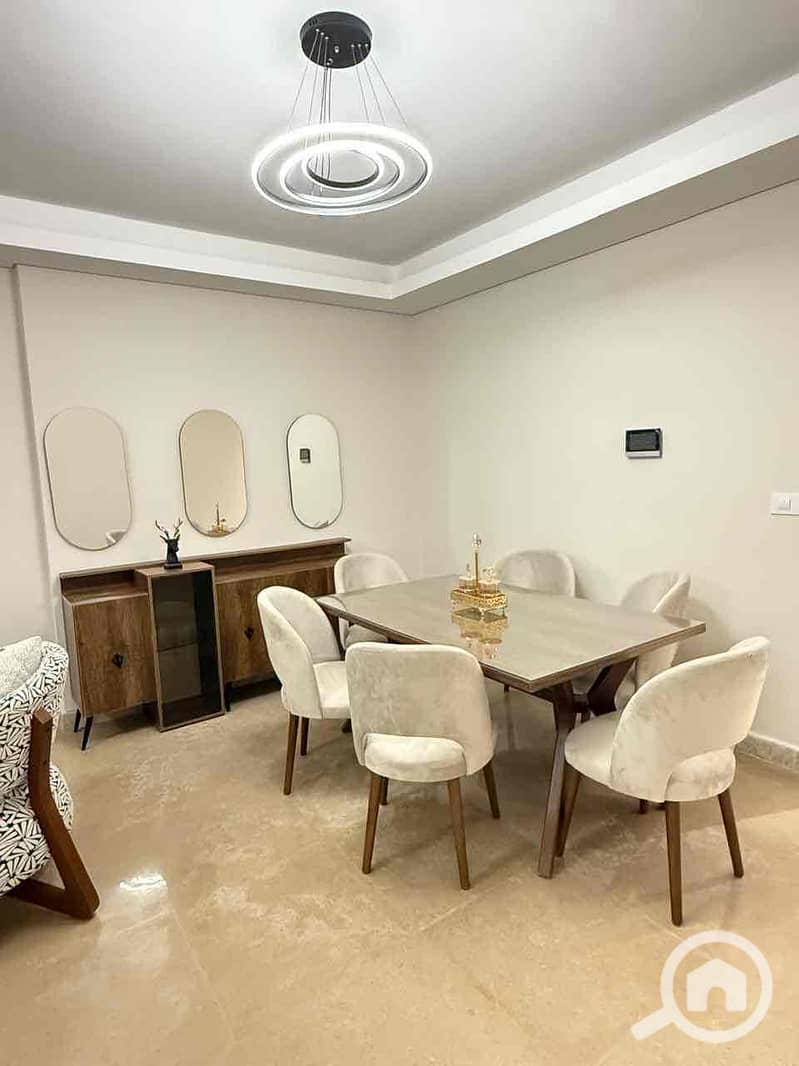 12 f21b8359-3e70-4d19-b656-6c91ad88da65. jpg