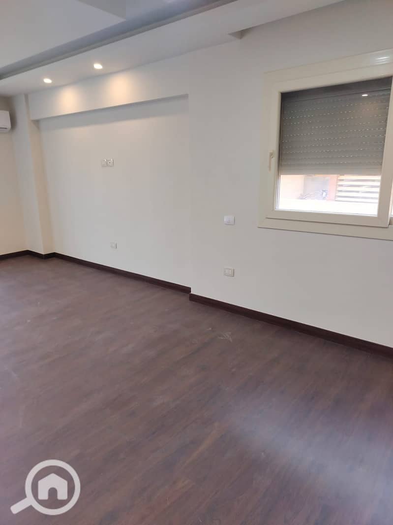 7 6d156795-fe94-4be2-9626-bc025131a986. jpg