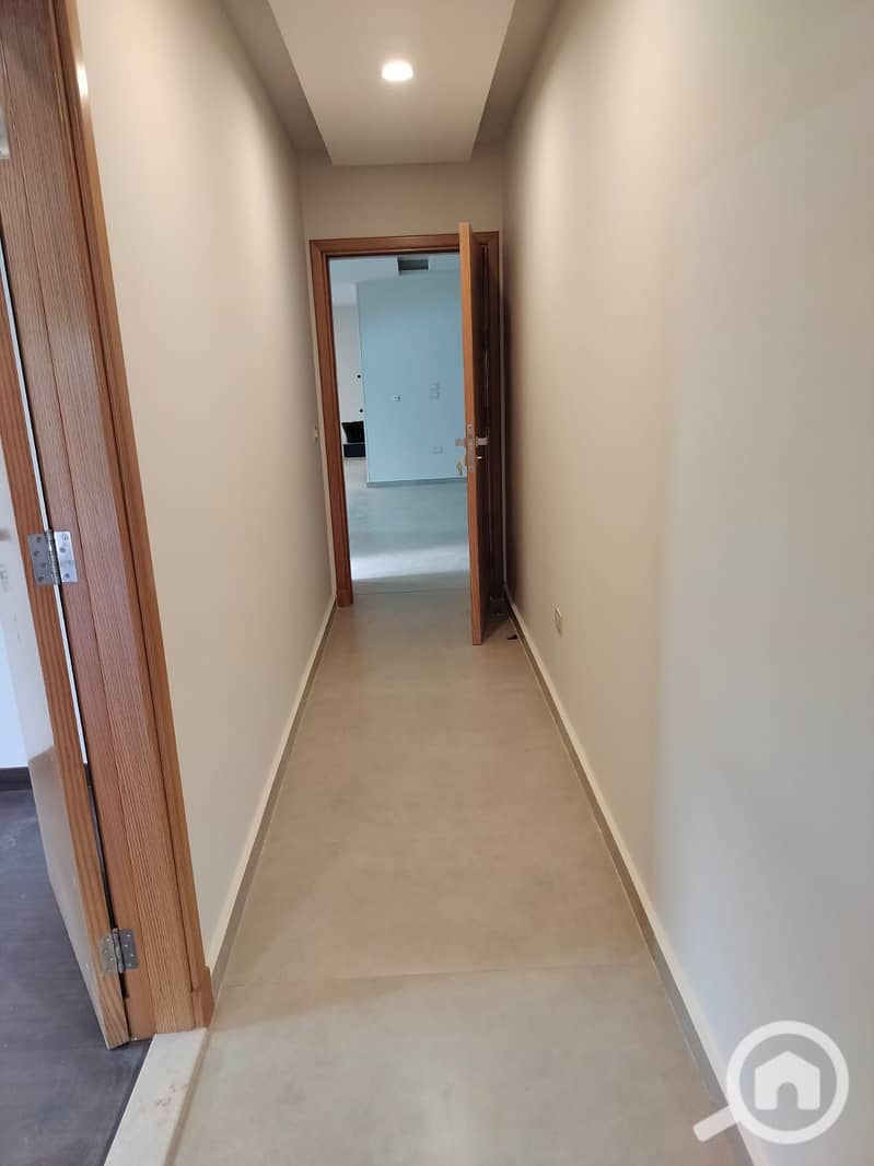 8 21f0a755-be63-4220-a10f-f0e742b3ad61. jpg